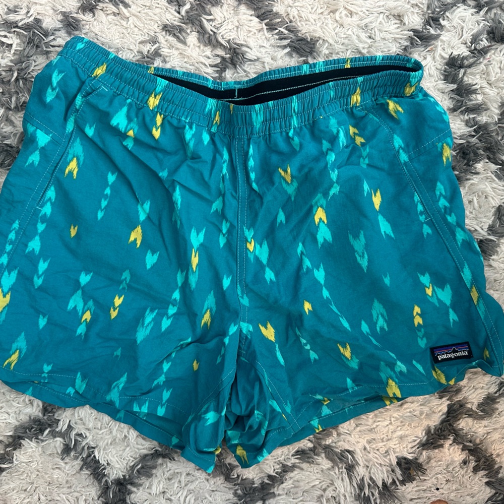 Patagonia Teal and Yellow Patterned Women’s Hiking Shorts - Small